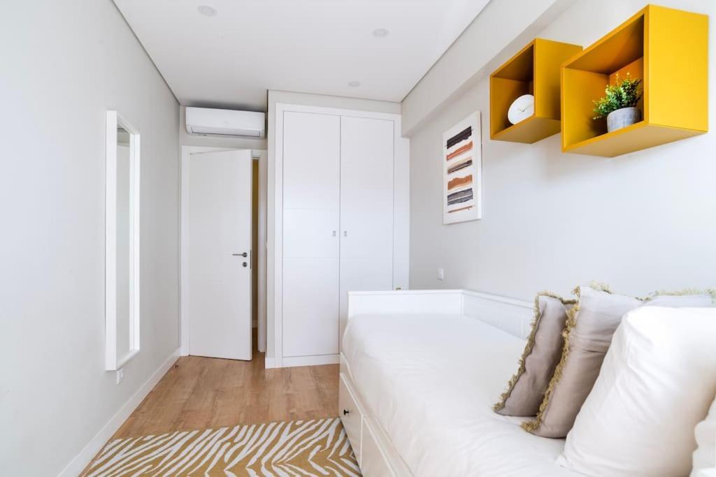 New - Luxury & Bright Apartment ลิสบอน ภายนอก รูปภาพ