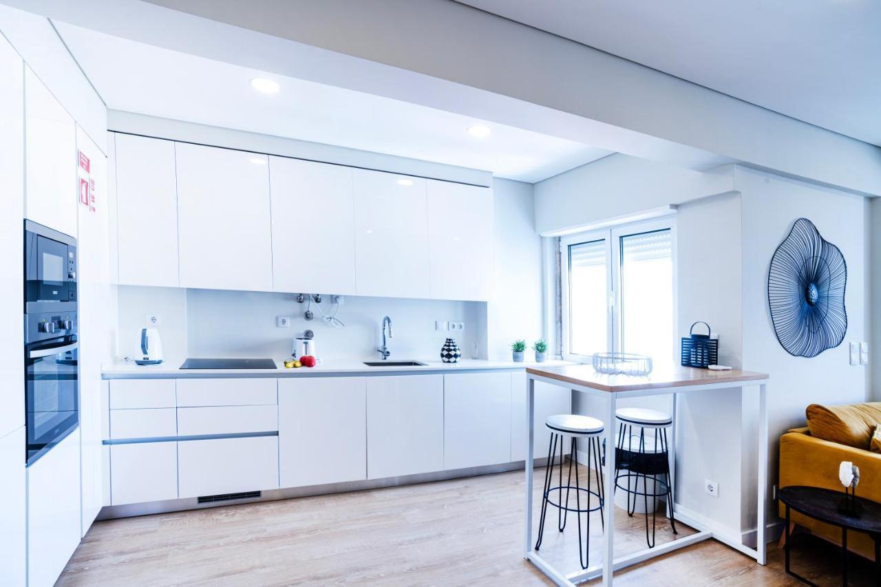 New - Luxury & Bright Apartment ลิสบอน ภายนอก รูปภาพ