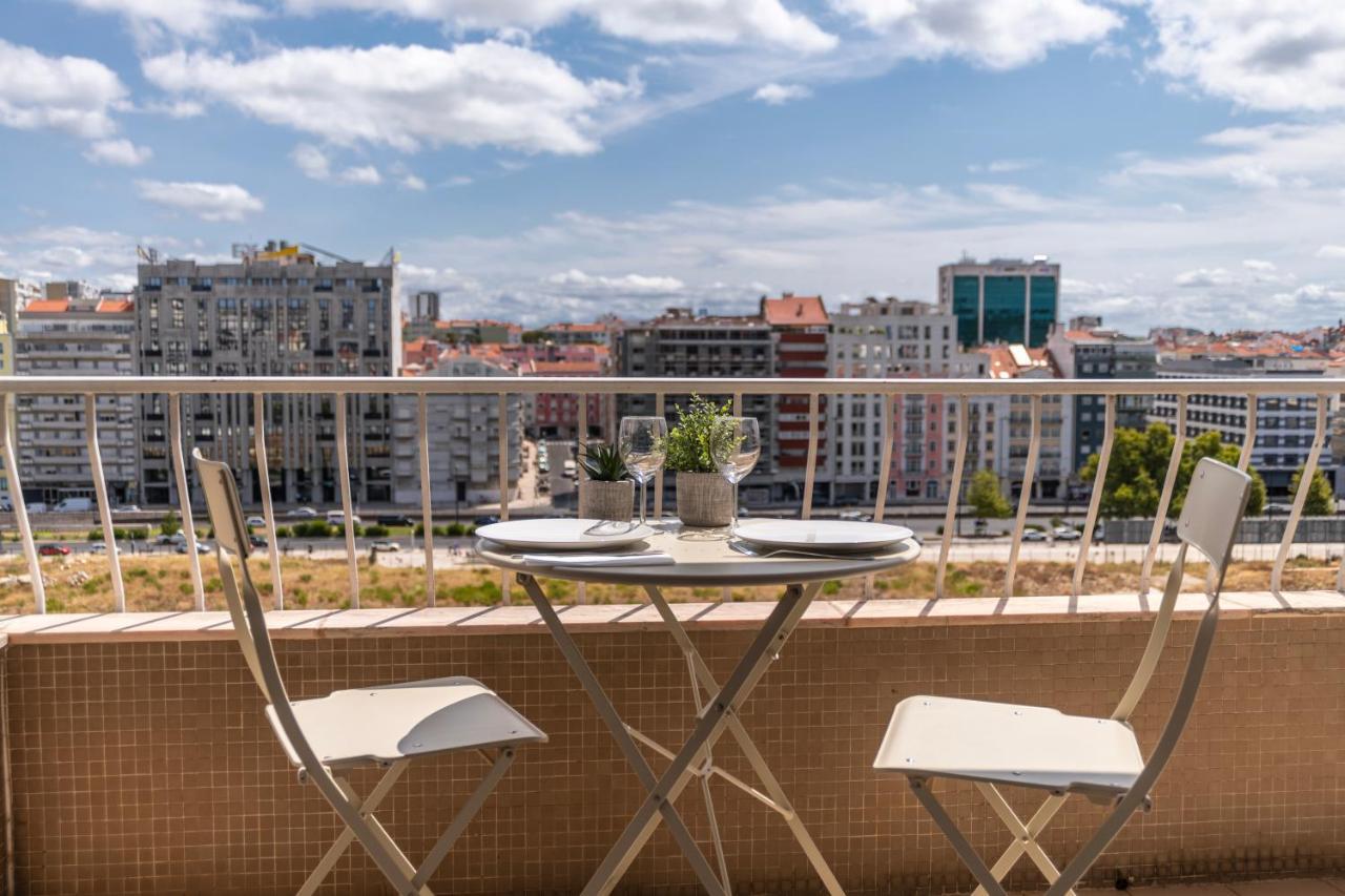 New - Luxury & Bright Apartment ลิสบอน ภายนอก รูปภาพ